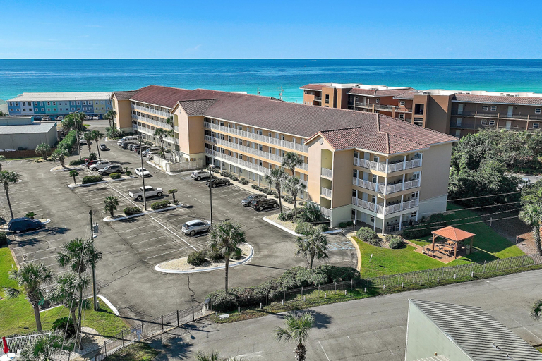Exterior & Views 2, Ciboney 4003, Walton