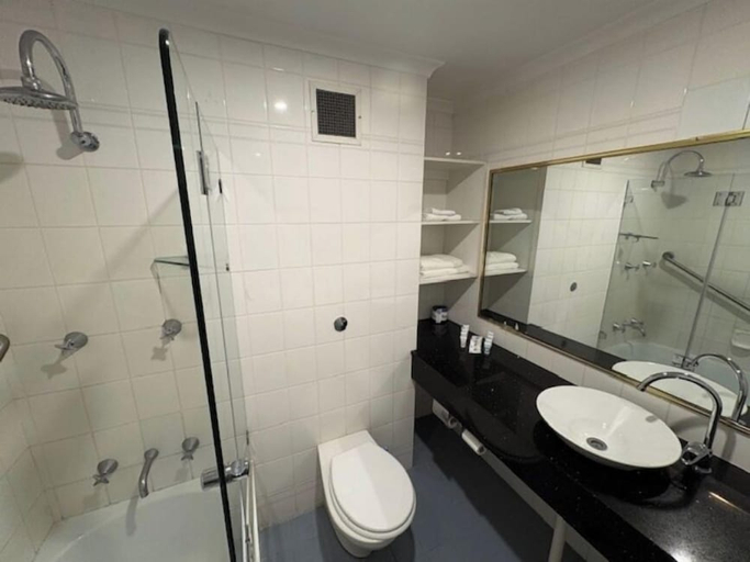 Bathroom 3, Golden Age Motor Inn Queanbeyan, Queanbeyan