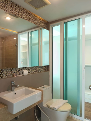 Bathroom 5, Wisdom Hotel & Residence, Muang Rayong