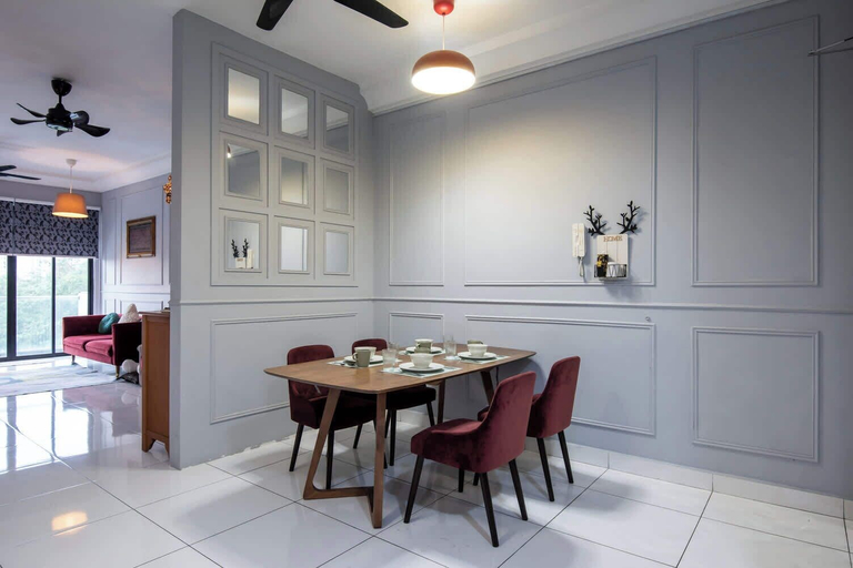Interior 5, Stylish 4BR Near Paradigm Mall, Pool, Free Parking, Johor Bahru