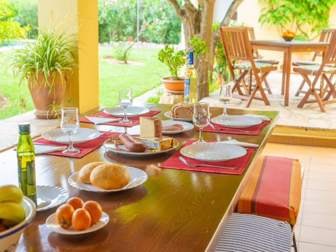 Food & Drinks, Marina pollenCa - Villa With Private Pool, Baleares
