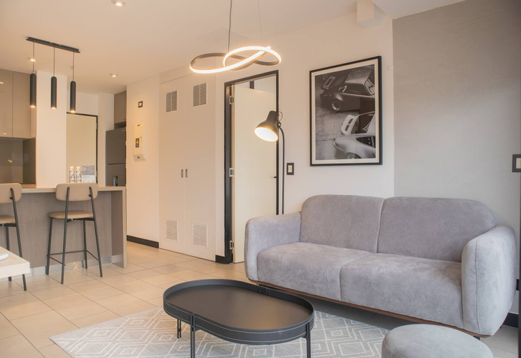 Room 4, Incredible 2BR With Balcony in San Isidro, Lima