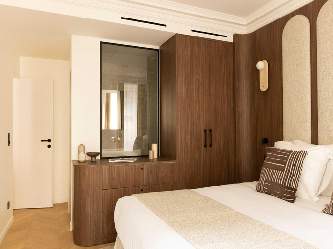 Bedroom 2, Elegant appt- AC-2BR-6P- Musee du Louvre, Paris
