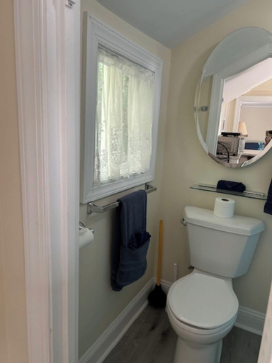 Bathroom 5, Beaufort Bunkhouse, Carteret