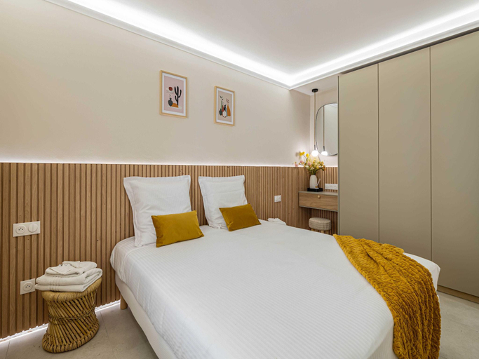 3, Haussmann apartment - South-facing balcony 2BR 4p, Alpes-Maritimes