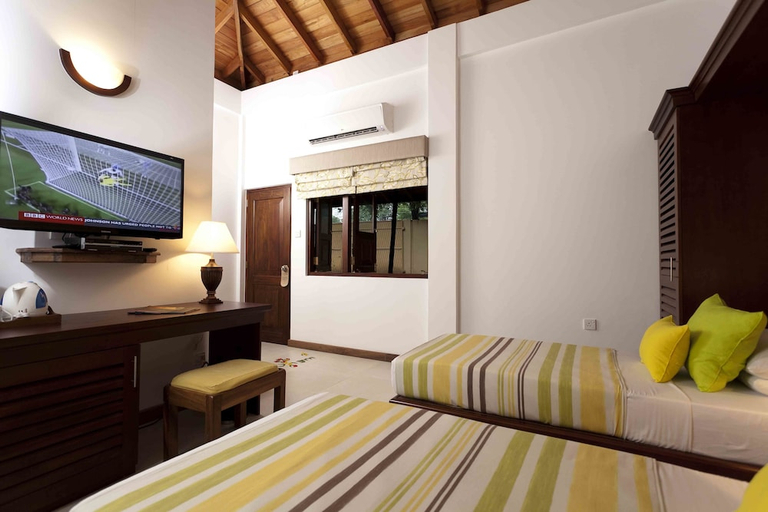 Others 4, Amaya Lake, Dambulla