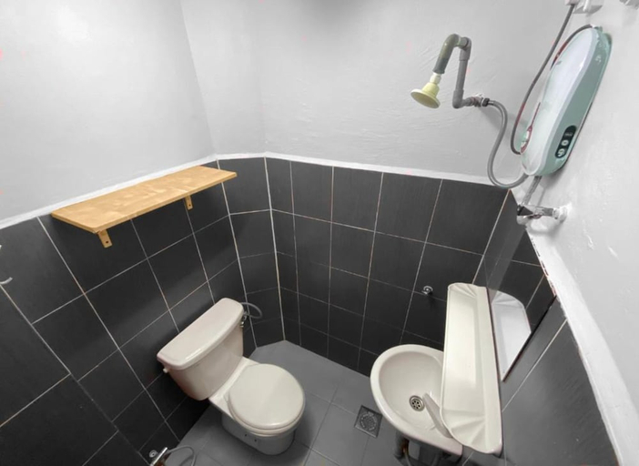 Bathroom, Hotel Permai Melaka Raya, Malacca City