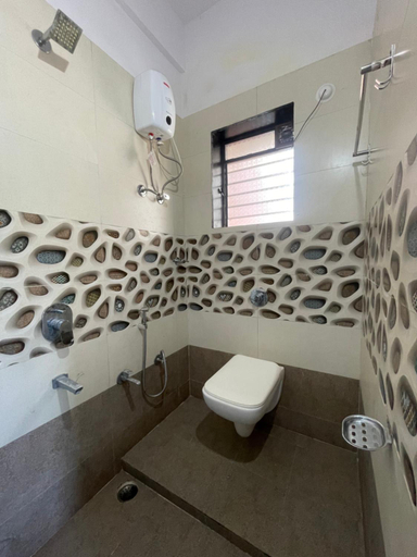 Bathroom 3, Scarlet Resort, Raigarh