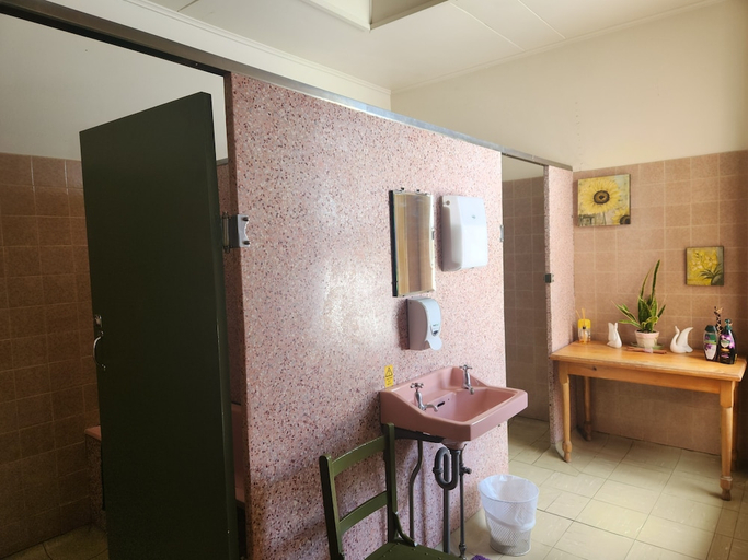 Bathroom, Exchange Hotel, Kyogle
