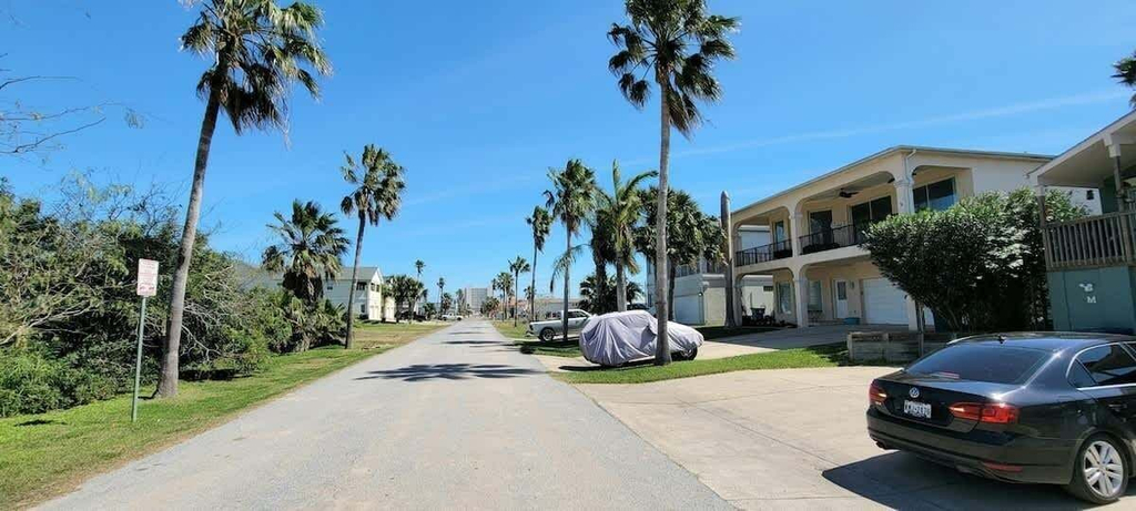 Property grounds 4, Bay View Great Deck Pool 2 Levels & 3 Bedr 3 Bedroom Condo, Cameron