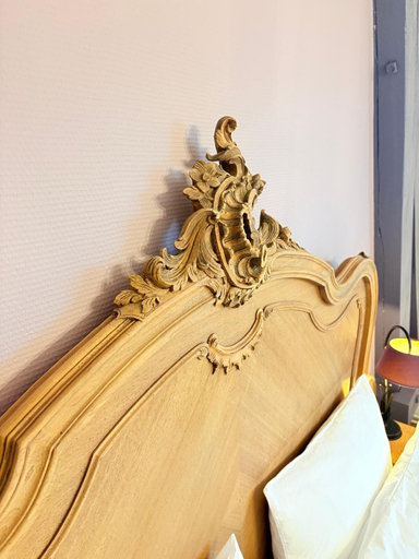 Bedroom 5, Le Manoir 1977, Vienne