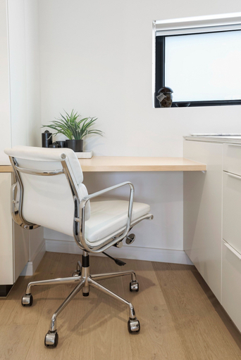 Interior 5, Modern 2-bed Ivanhoe Unit With Parking, Melbourne