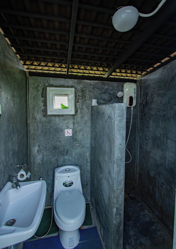 Bathroom 3, Rai Bumrungphol, Mae Wang