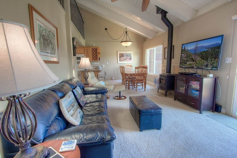 Living area 3, Park View Paradise 3 Bedroom Condo by RedAwning, Placer