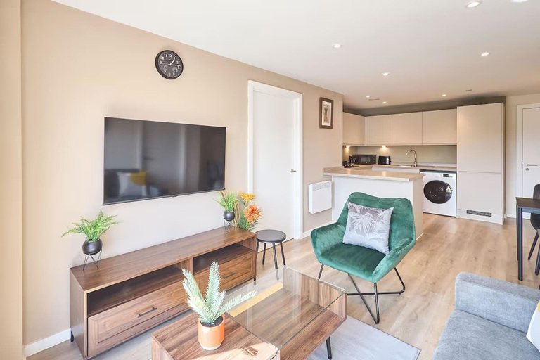 Living area 4, 2 Bed - Sleeps 6 - Parking - City Centre, Sefton
