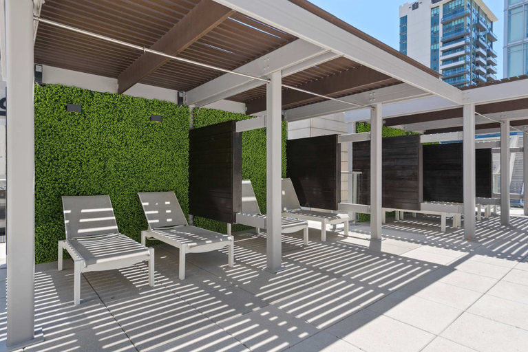 Exterior, Penthouse Near Fulton Skyline Spacious, Cook