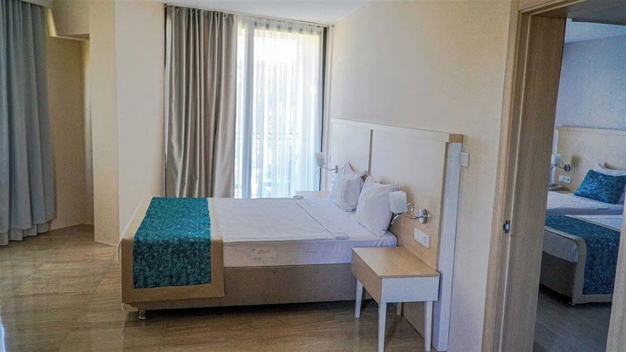 Bedroom 3, Pirates Park Resort -All Inclusive, Kemer