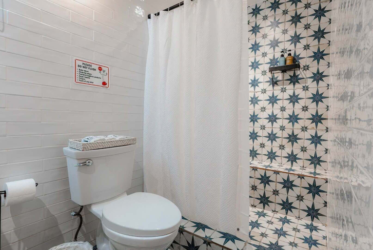 Bathroom 2, Casa Pelegrina I Powered G in Ocean Park