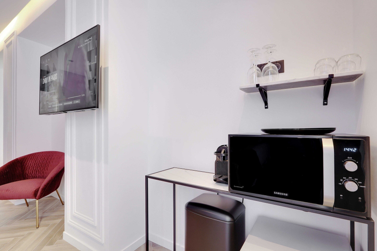 Interior, Suberb Suite with Jacuzzi Le Marais Beaubourg, Paris