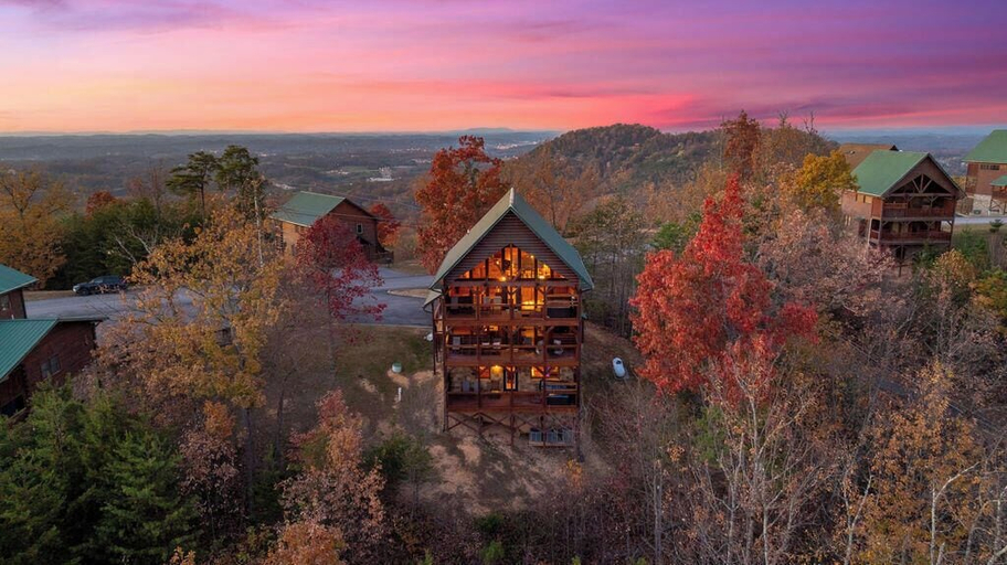 Exterior & Views 2, Eagles View Lodge, Sevier