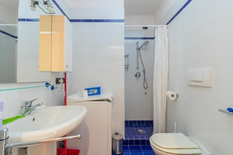 Bathroom 3, GuestHost -Sunny Dorsoduro Apartment, Venezia