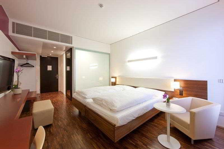 Bedroom 2, Hotel Stucki, Basel