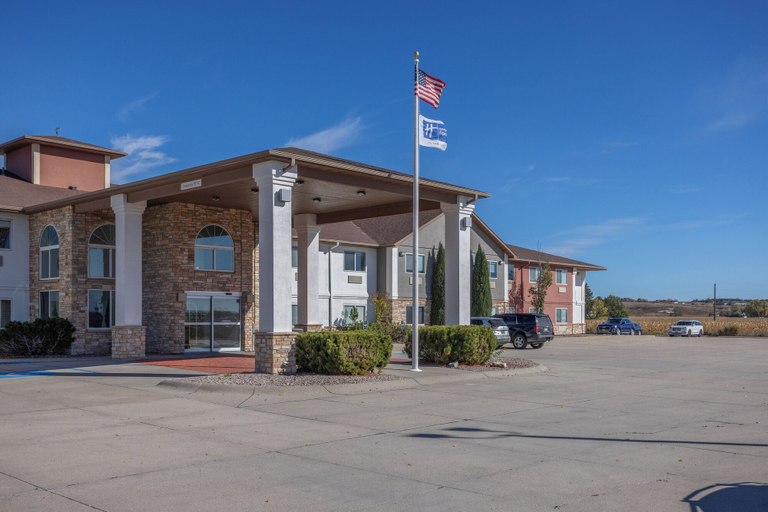 Exterior & Views 4, Holiday Inn Express & Suites TORRINGTON by IHG, Goshen