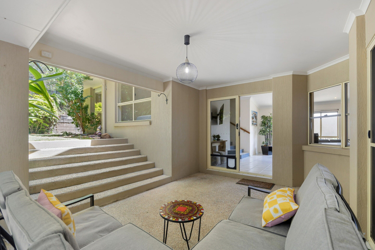 Living area 5, Spacious 4-bed Family Retreat With Pool, Maroochy - Coastal North