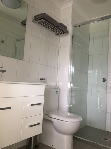 Bathroom 5, Quality Inn Carriage House, Wagga Wagga - Pt A