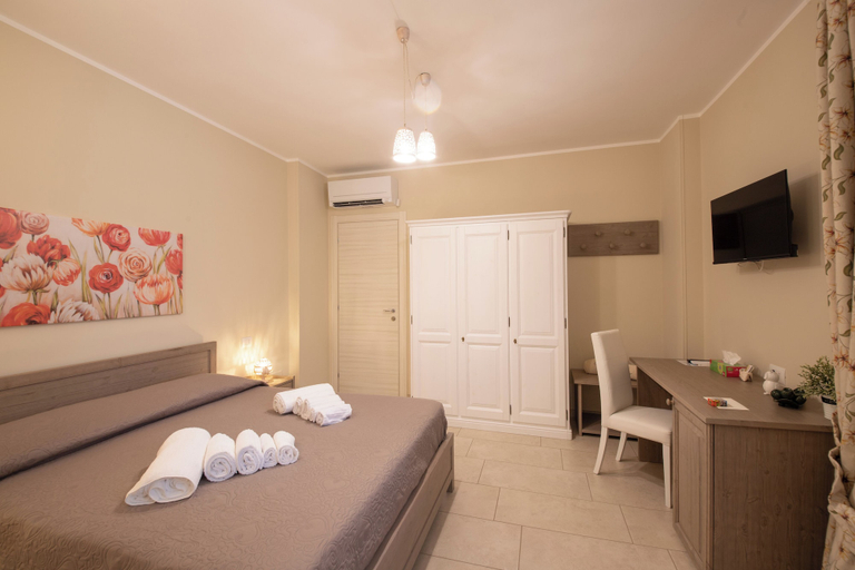 Bedroom 4, Terra Mater - exclusive cottage, Brindisi