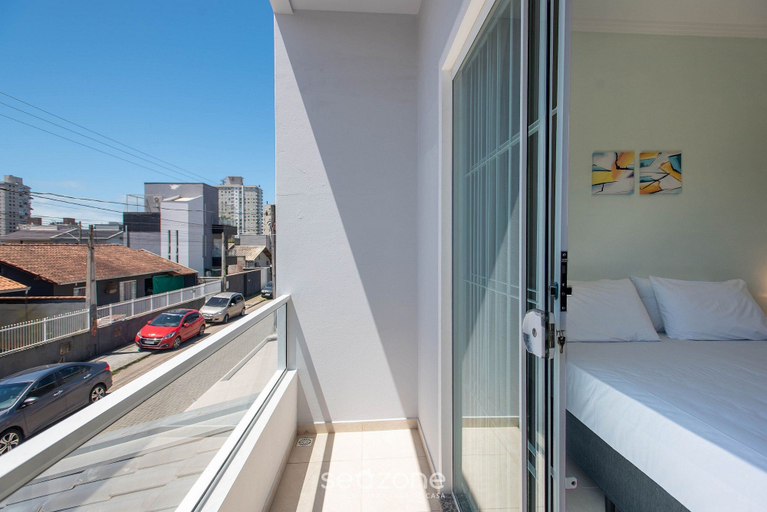 Room 4, Casa 2Q c/ churrasq. 600m orla MCA0609, Piçarras