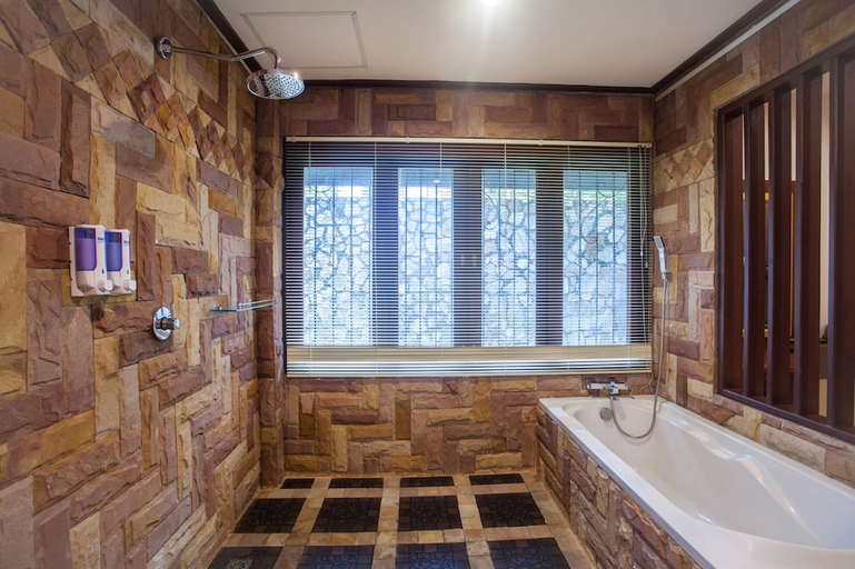 Bathroom 4, Achawalai Residence Village by Song, Pattaya