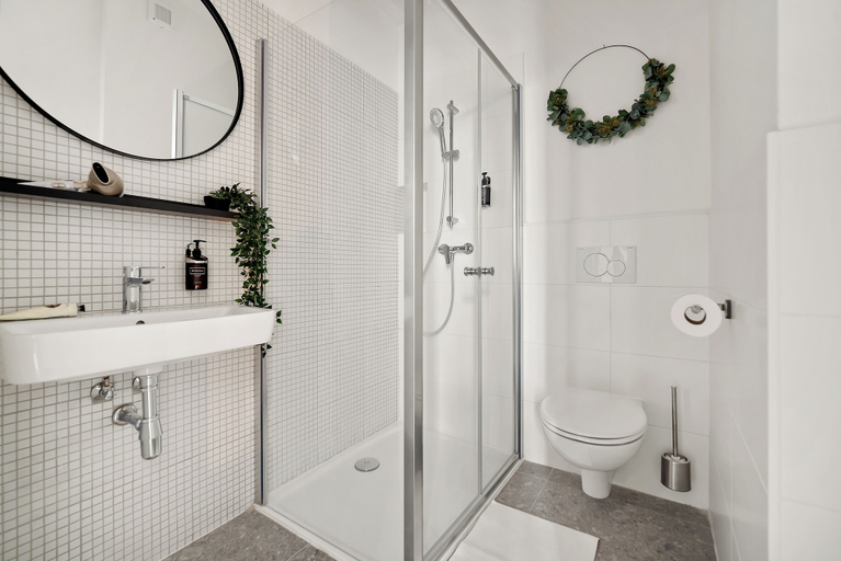 Bathroom 3, Enjoy Downtown Boutique Apartments 13 by goodnite cz, Brno
