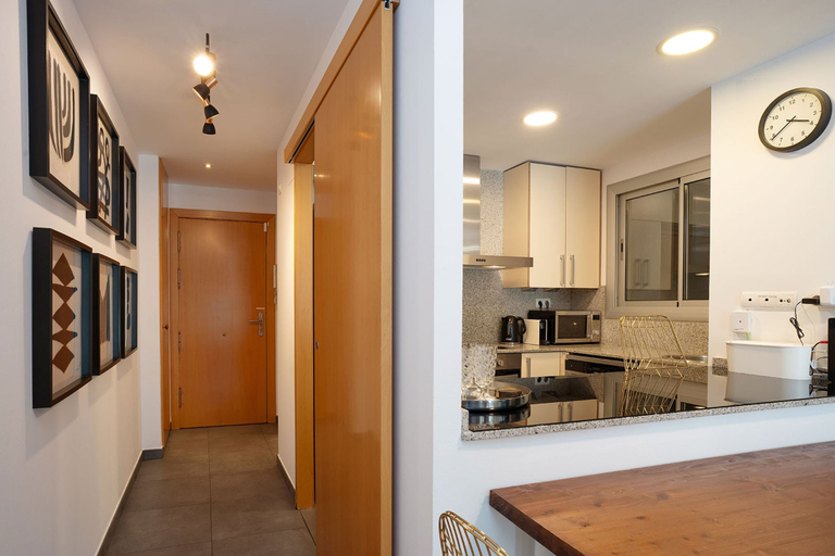 Room 2, Modern Apartment Near Pl Espa a, Barcelona