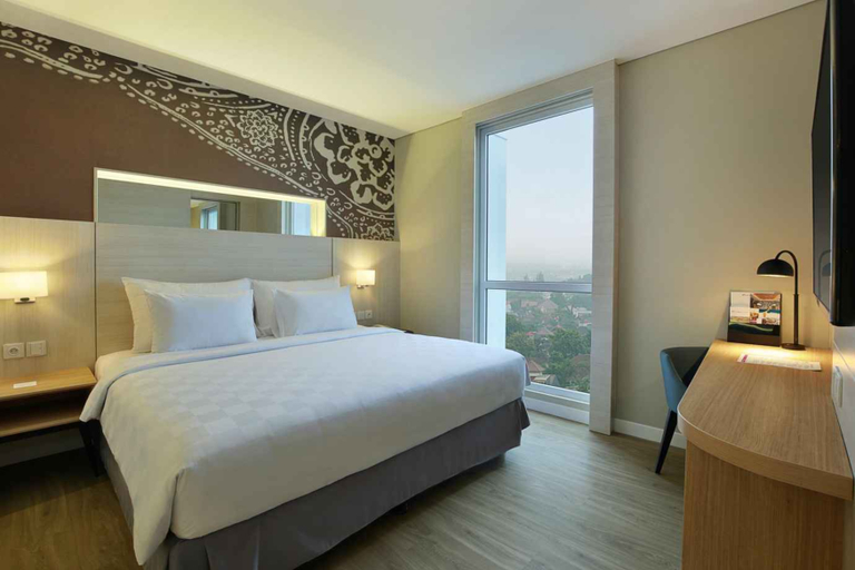 Others 4, Mercure Solo, Solo