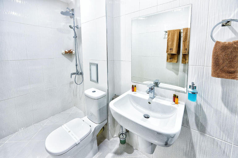 Bathroom 3, Platinum Image Hotel, Elin Pelin