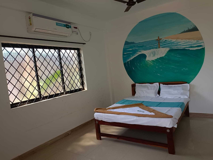 Room 4, Wood Castle Arambol, North Goa
