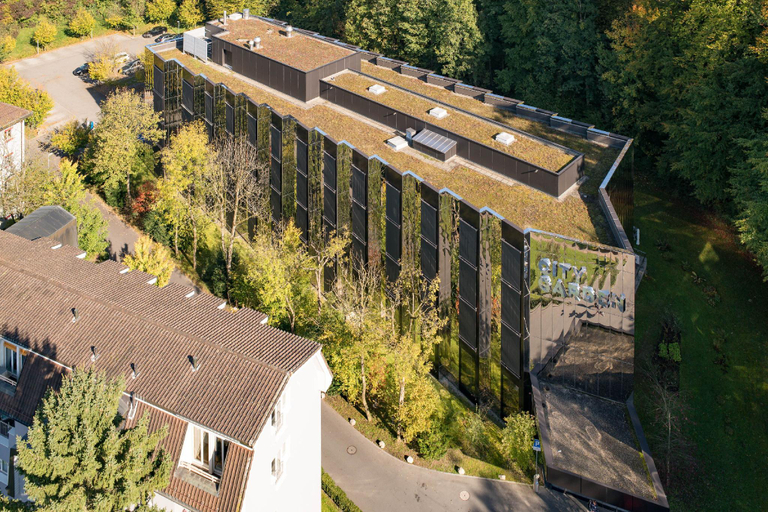 Exterior & Views