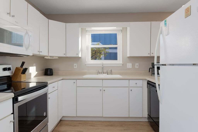 Private kitchen 3, Summer Palace 4 Bedroom Duplex by RedAwning, Baldwin