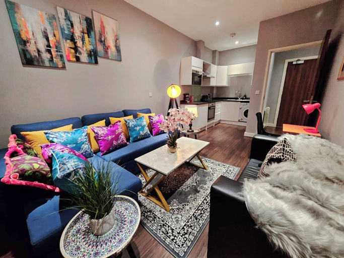 Living area 4, Heathrow Haven London-luxury Apartment-2nd Floor, London