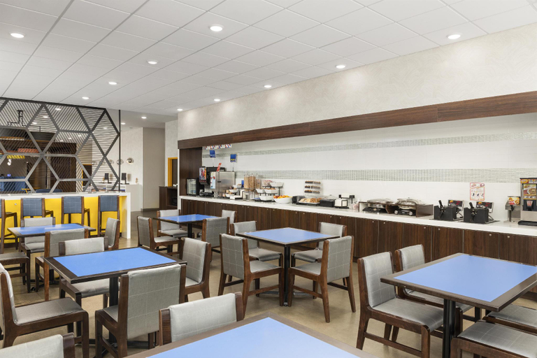 Food & Drinks 5, GLō Best Western Dawley Farms In Sioux Falls, Minnehaha