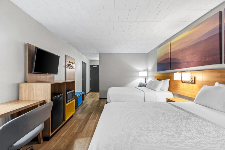 Bedroom 3, Days Inn by Wyndham Liberty/Monticello, Sullivan