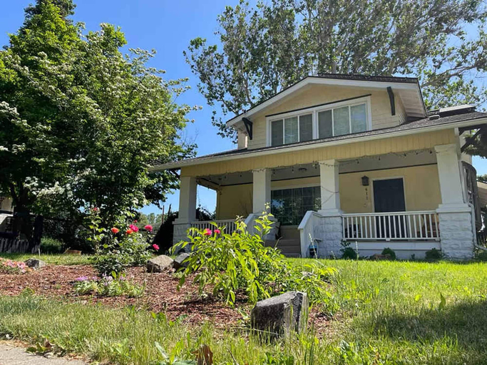 Garden 1, Historic Yakima Home 4BR Office Backyard Oasis, Yakima