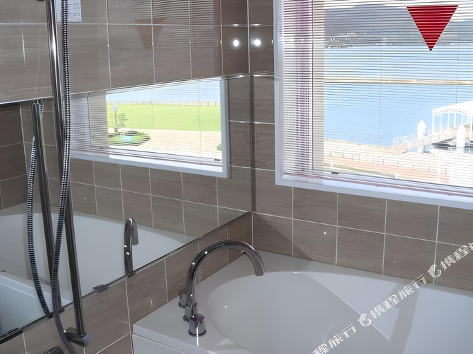 Bathroom, Uminpia, Ōi