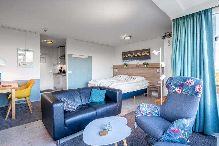 Living room 5, 2-person Island-sea View Studio Apartment, Texel