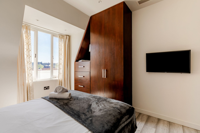 Bedroom 2, High Street Kensington Apartments, London