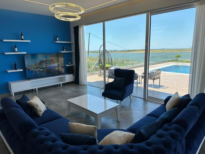 Room 2, Villas by Top Villas, Durrësit