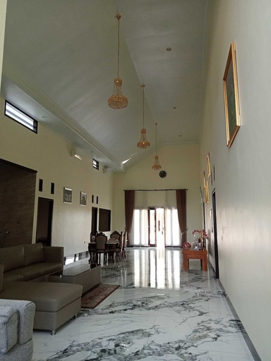 Public Area, EXPRESS O 91708 Rumah Sriwijaya 12a Syariah, Jember