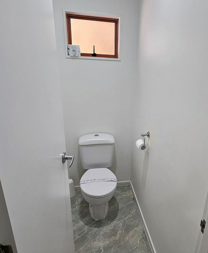 Bathroom 4, Valdez Motor Lodge, Hastings city