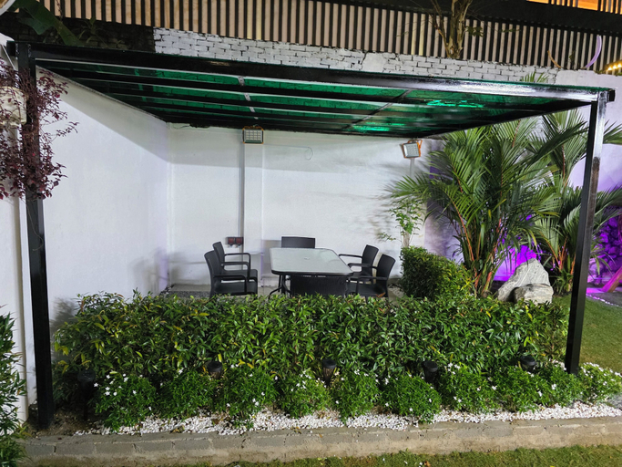 Outdoor dining 4, Perkasa Bungalow by Perkasa Ikon, Gombak